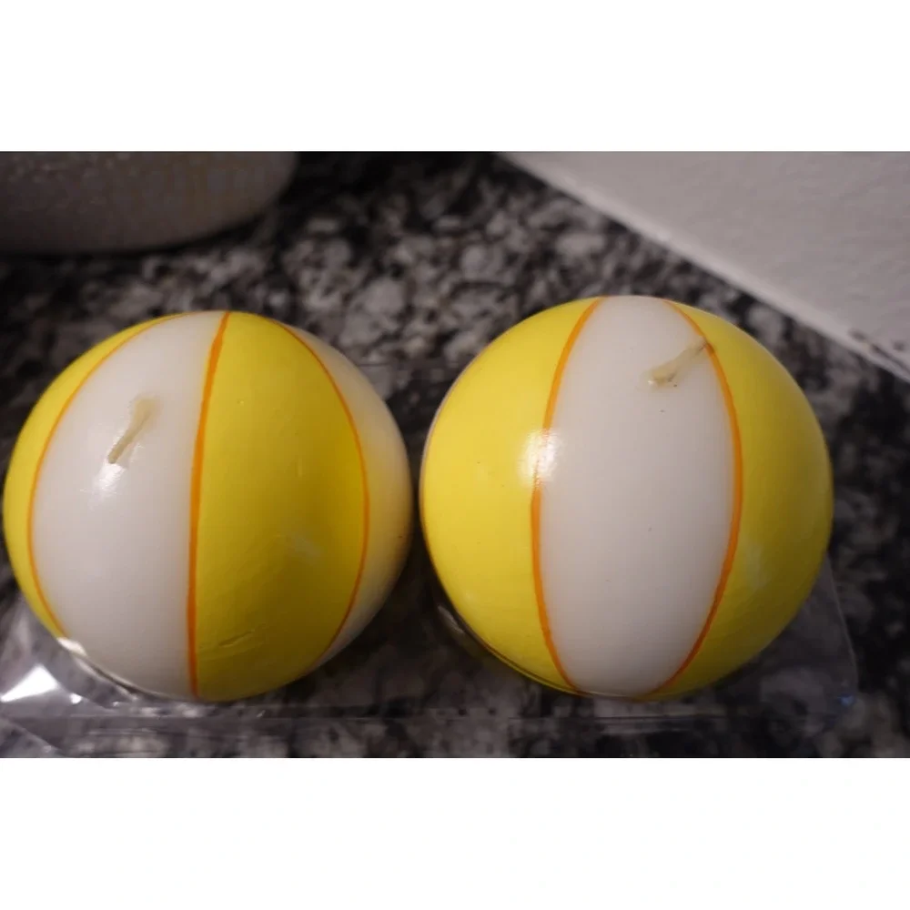 Target‎ 2005 Beach Ball Candles Set of 2 Yellow White Striped Summer Decor NEW